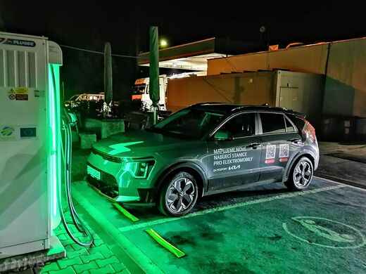 MOL, dálnice D5, 35. km směr Praha, odpočívka Záluží