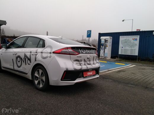 MOL, Králův Dvůr, dálnice D5, 22. km směr Praha