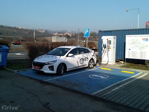 MOL, Králův Dvůr, dálnice D5, 22. km směr Praha