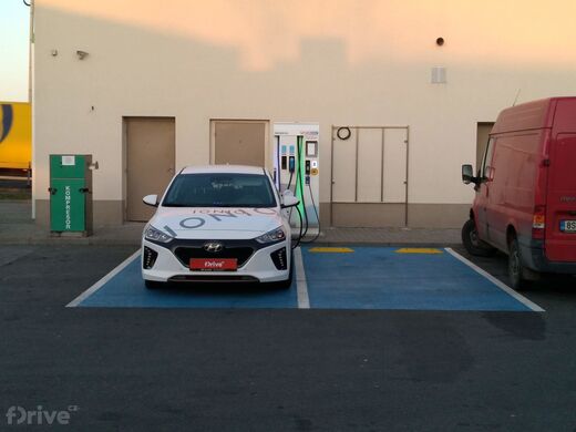 MOL, Praha 9 - Prosek, Kbelská ul. do centra