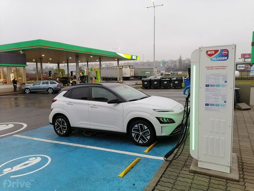 MOL, Praha 9 - Prosek, Kbelská ul. (do centra)