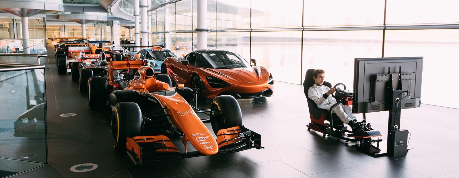 Monopost McLaren a McLaren P1