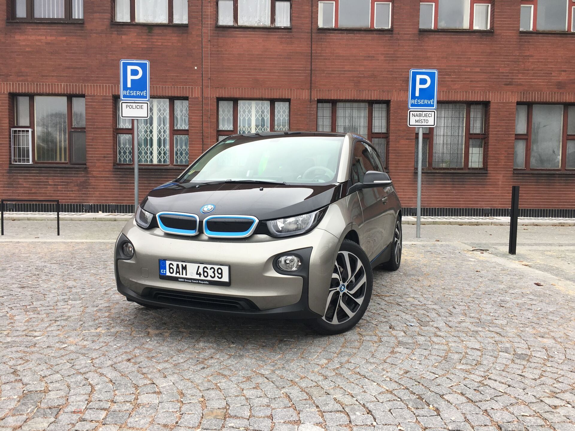 Nabíjecí stanice ČEZ