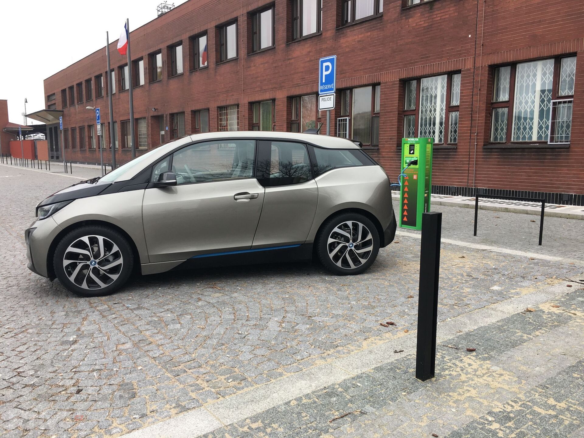 Nabíjecí stanice ČEZ