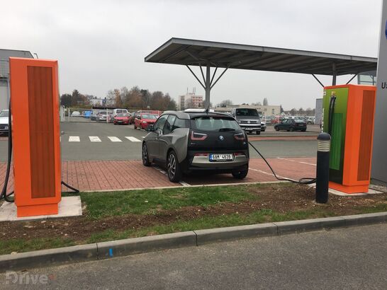 Nabíjecí stanice ČEZ