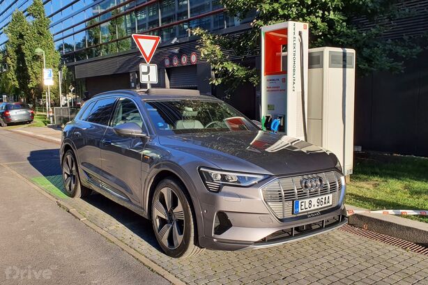 Nabíjecí stanice ČEZ