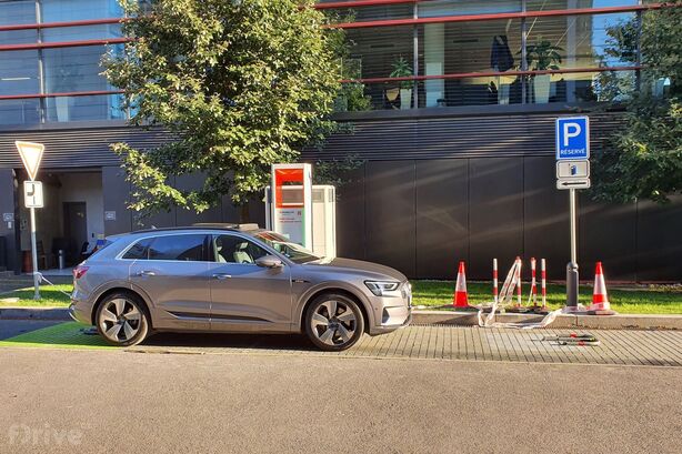 Nabíjecí stanice ČEZ