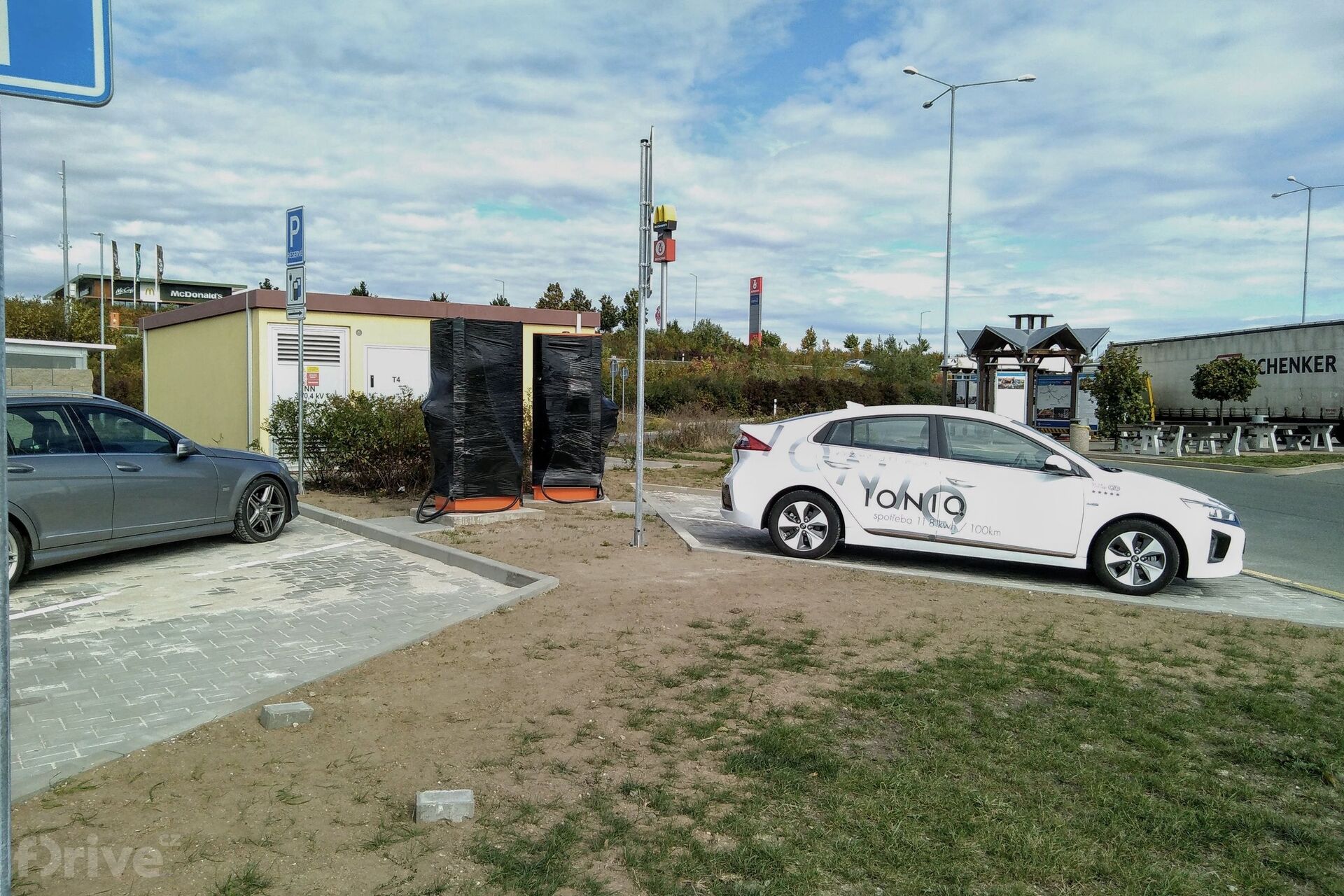 Nabíjecí stanice ČEZ