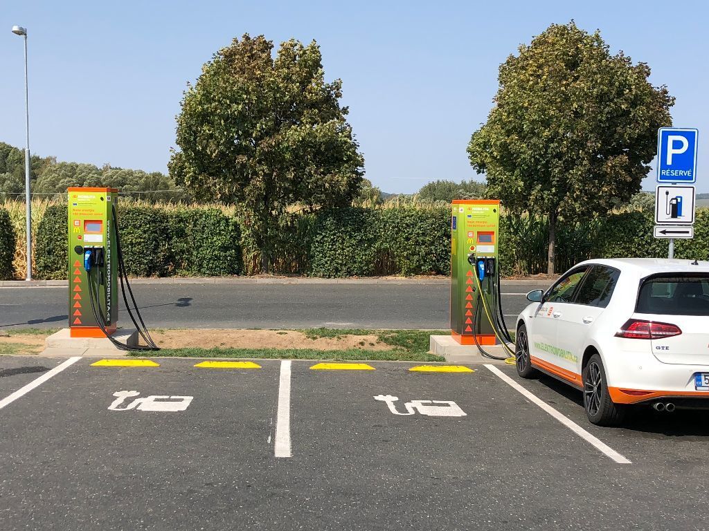 Nabíjecí stanice ČEZ dálnice D1