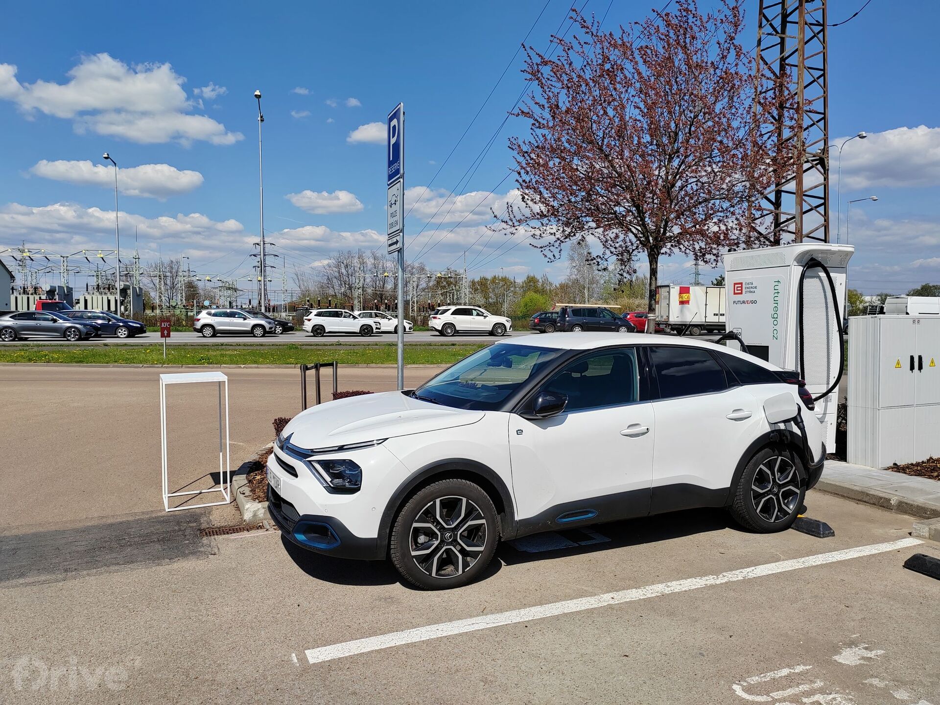 Nabíjecí stanice ČEZ Mladá Boleslav OC OIympia