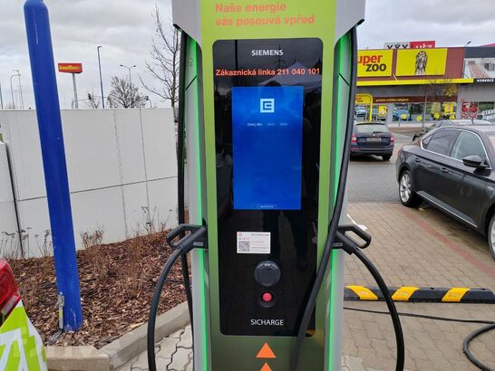 Nabíjecí stanice ČEZ OC Letňany