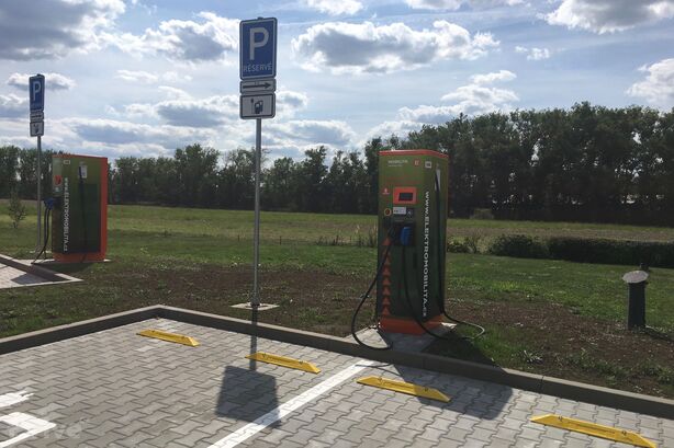 Nabíjecí stanice ČEZ ve Vysokém Mýtě