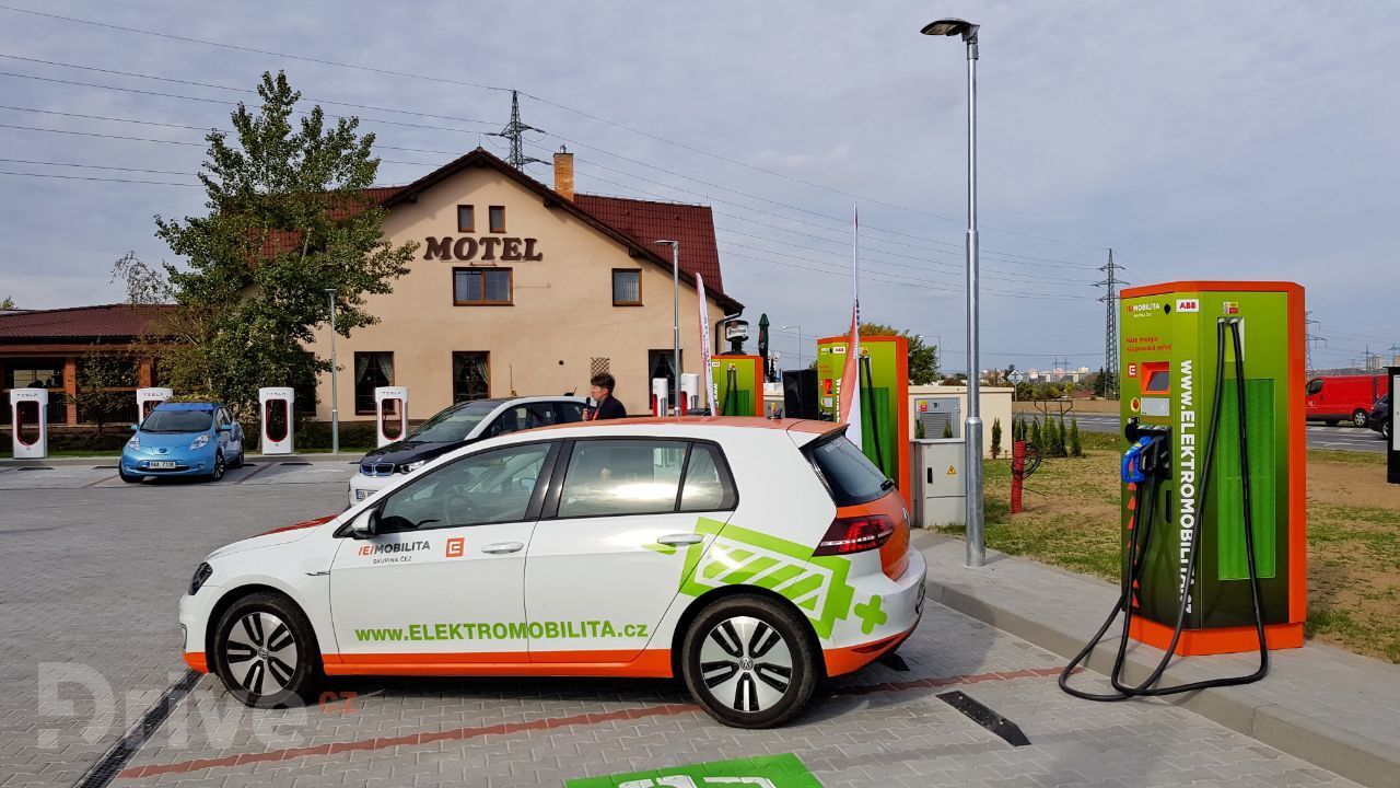 Nabíjecí stanice ČEZ Vystrkov