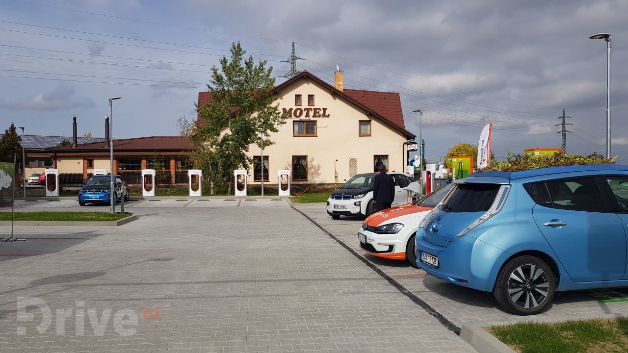 Nabíjecí stanice ČEZ Vystrkov