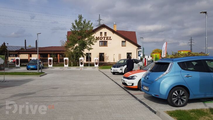 Nabíjecí stanice ČEZ Vystrkov