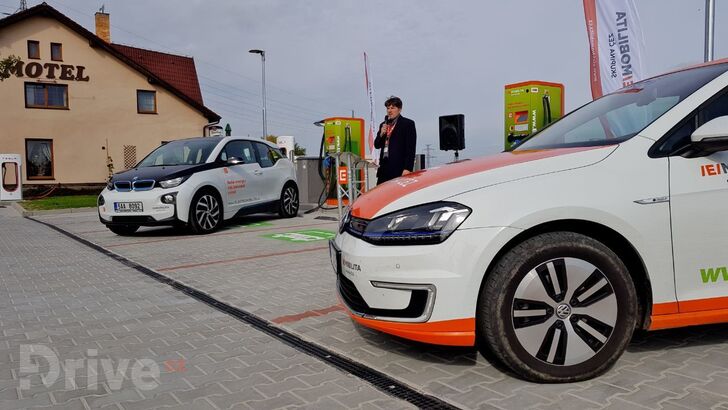 Nabíjecí stanice ČEZ Vystrkov