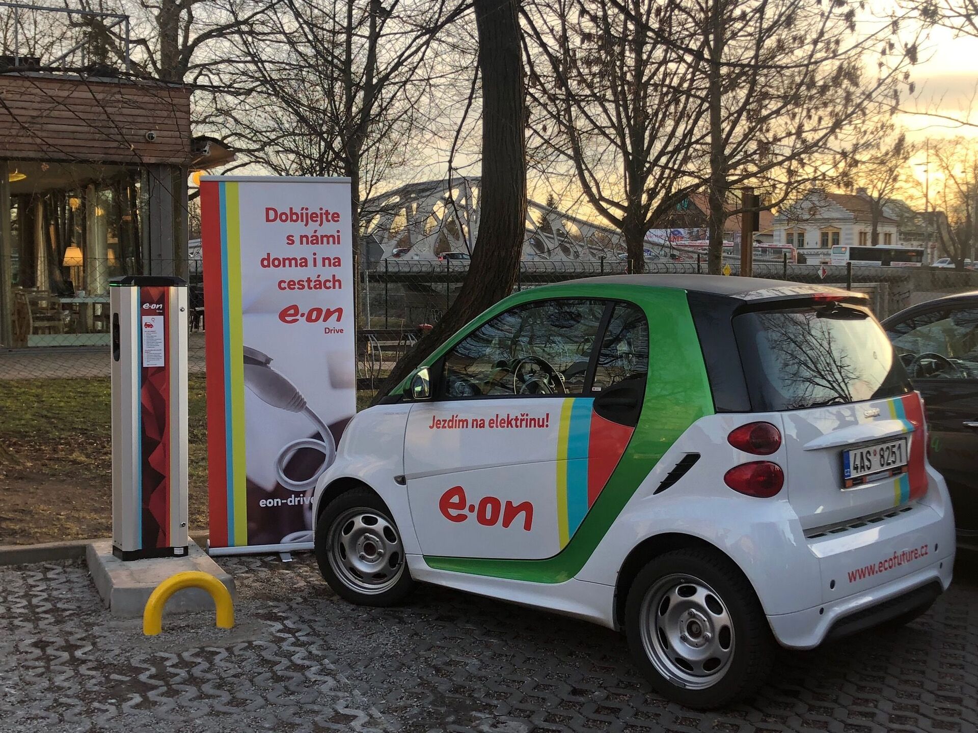 Nabíjecí stanice EON v Českých Budějovicích