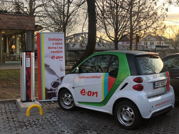 Nabíjecí stanice EON v Českých Budějovicích