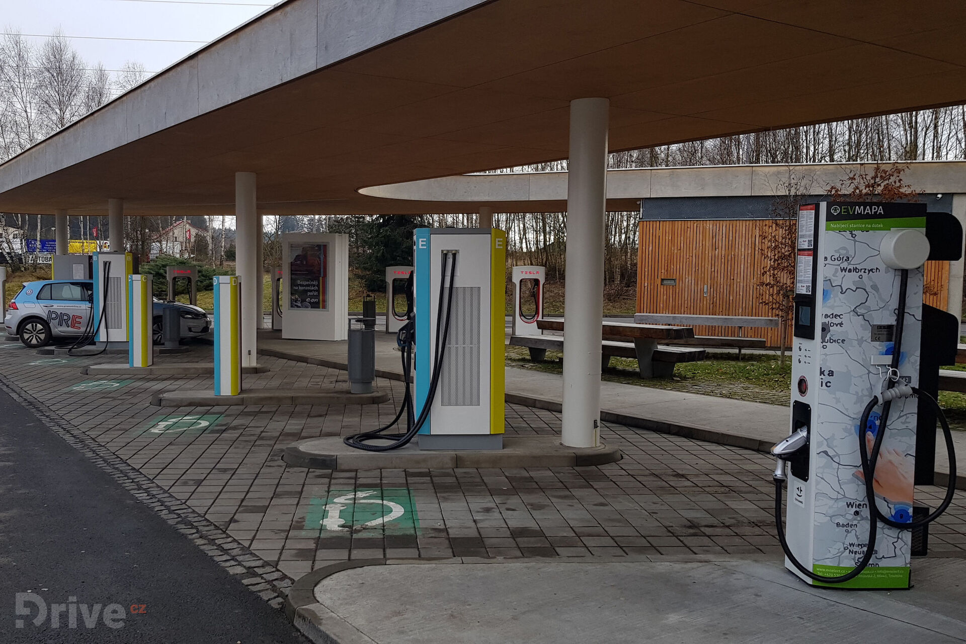 Nabíjecí stanice E.ON v Humpolci