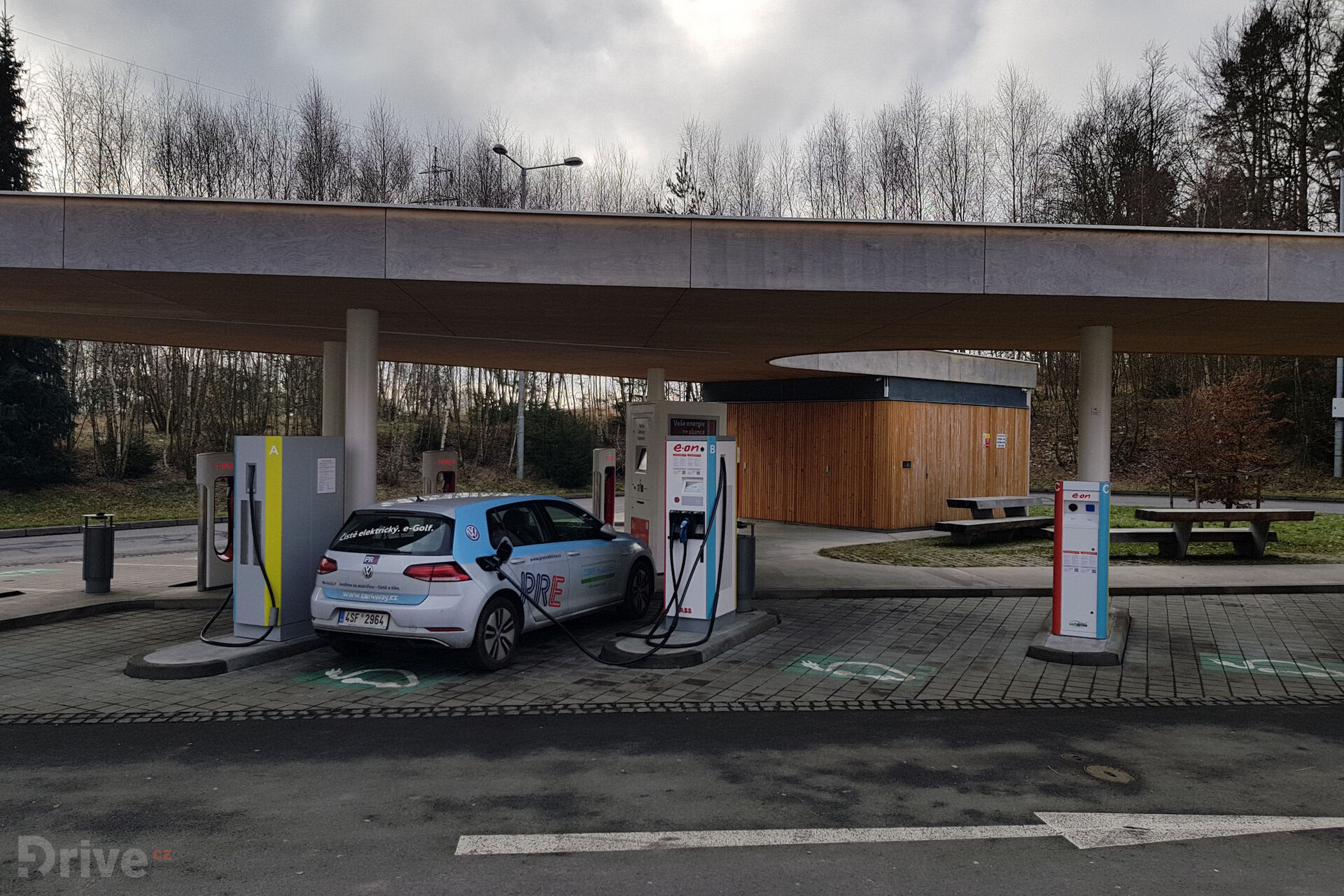 Nabíjecí stanice E.ON v Humpolci
