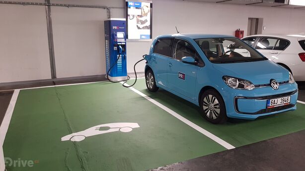 Nabíjecí stanice PRE na Andělu