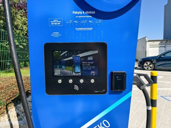 Nabíjecí stanice PRE s výkonem 400 kW