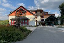 Nabíjecí stanice u hotelu Studánka