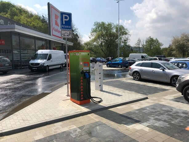 Nabíjecí stanice u Kaflaundu