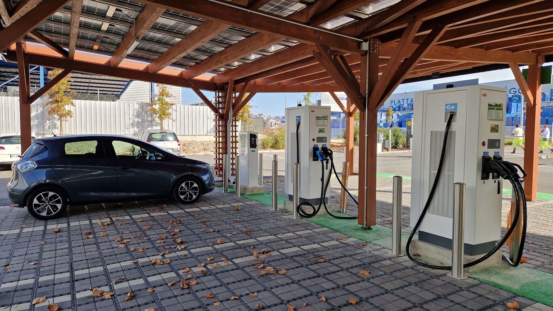 Nabíječka Lidl ve Francii