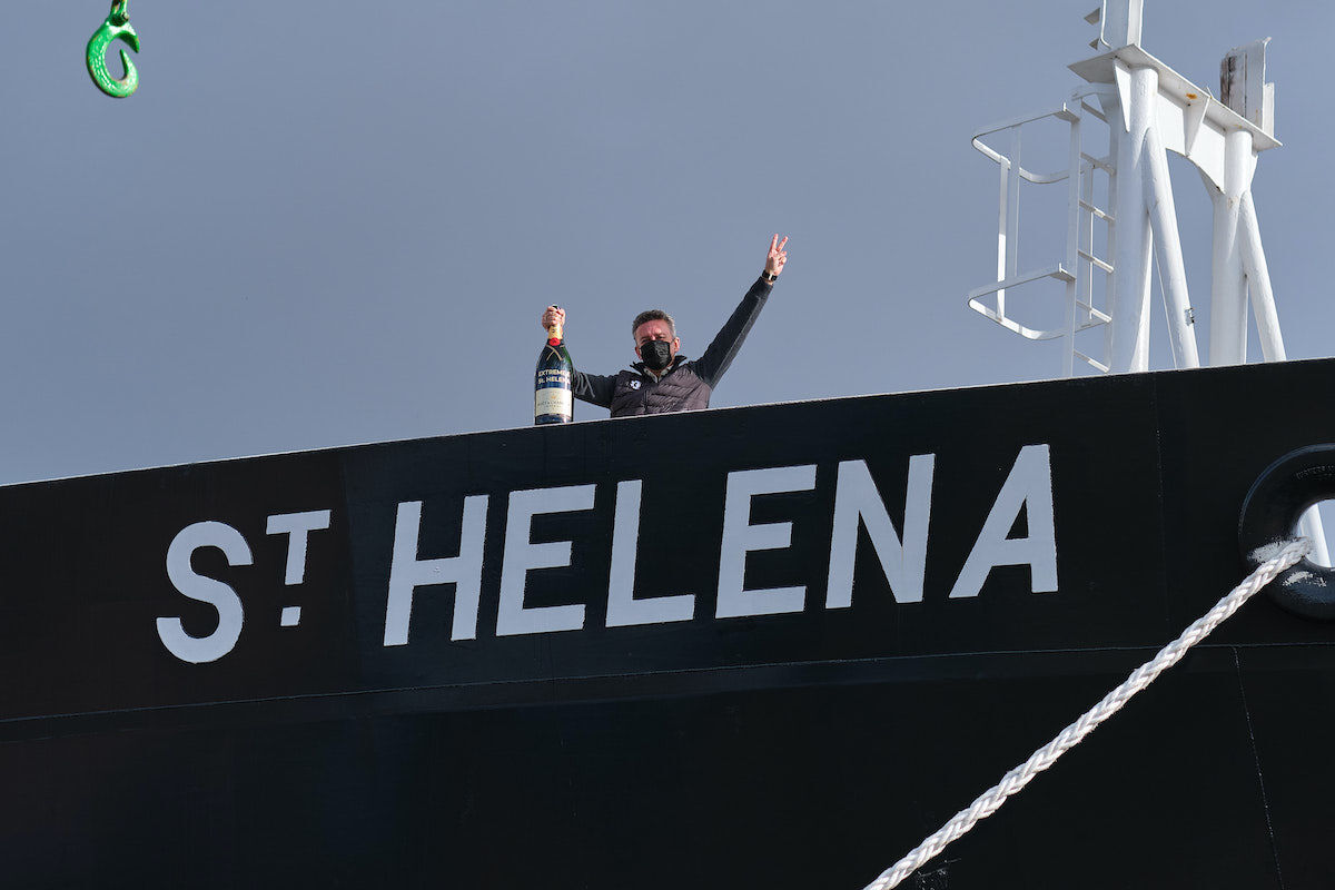 Nakládání lodi Svatá Helena
