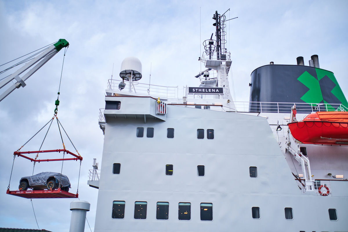 Nakládání lodi Svatá Helena