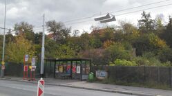 Naváděcí stříšky v zastávce Kundratka