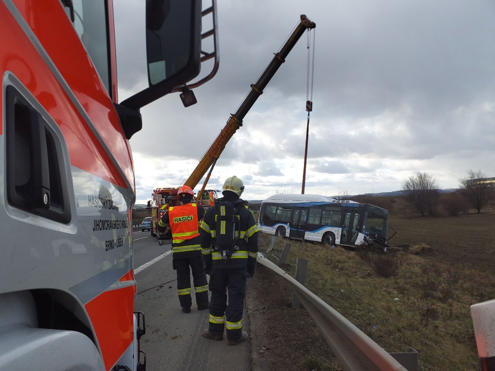 Nehoda elektrobusu na D1