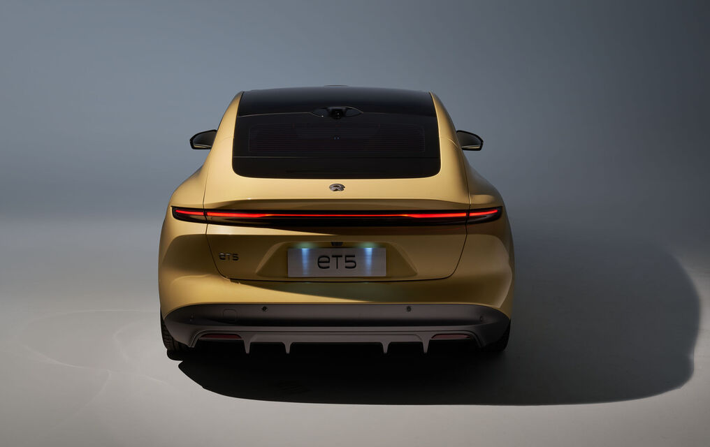 NIO ET5