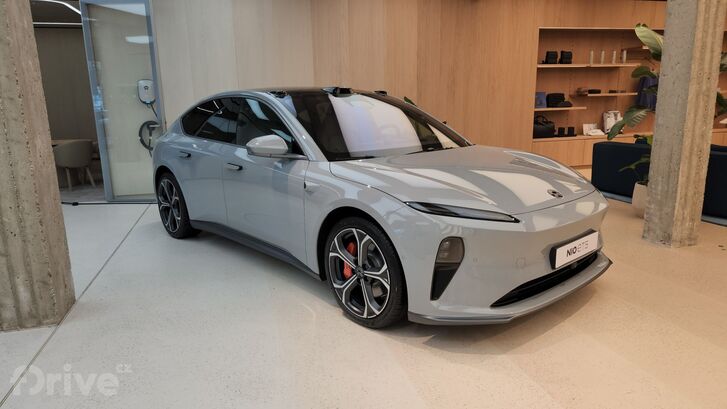 NIO ET5