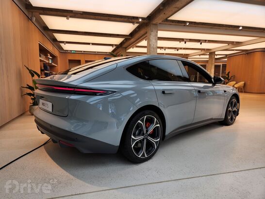 NIO ET5