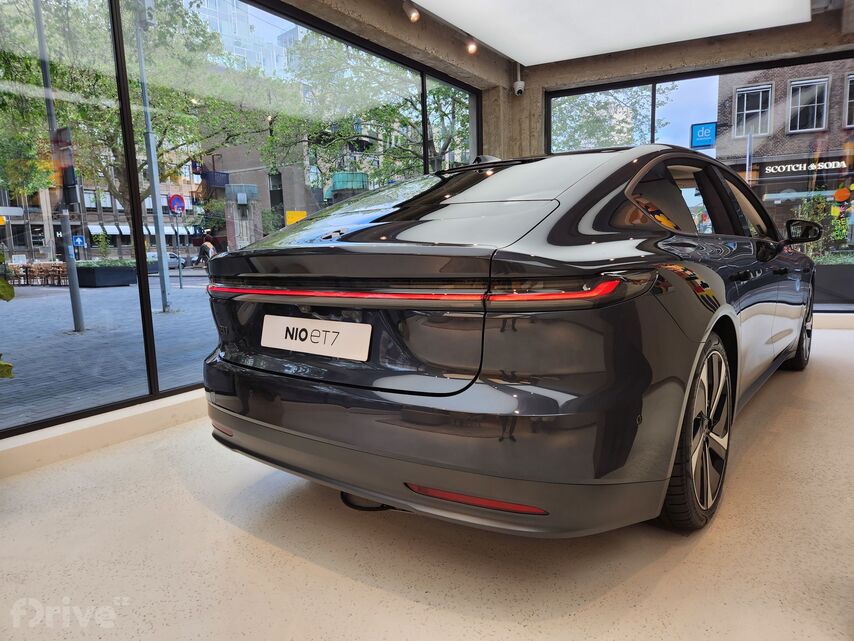 NIO ET7