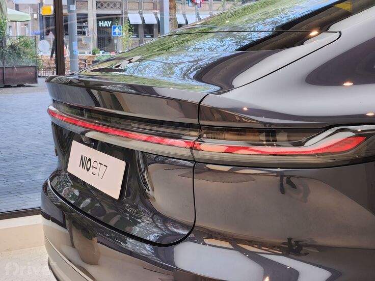 NIO ET7