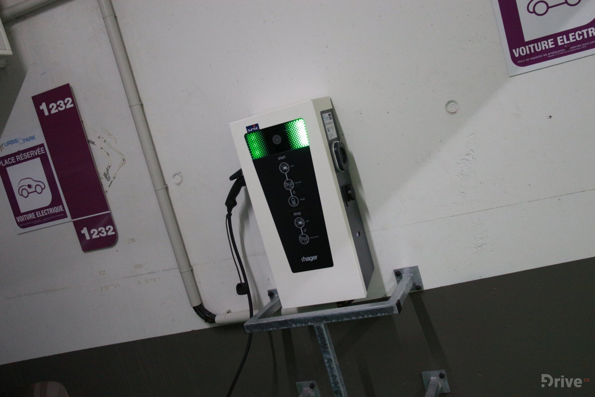 Nissan Leaf - cesta Paříž