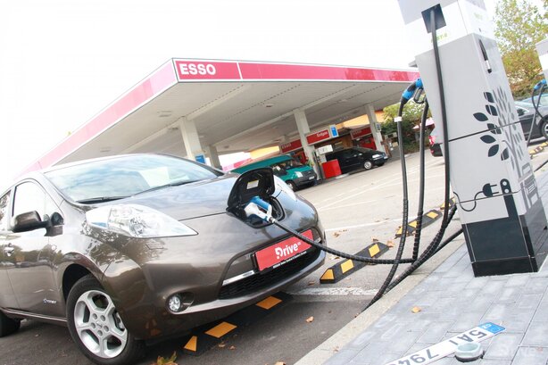 Nissan Leaf (2016) - cesta do Paříže