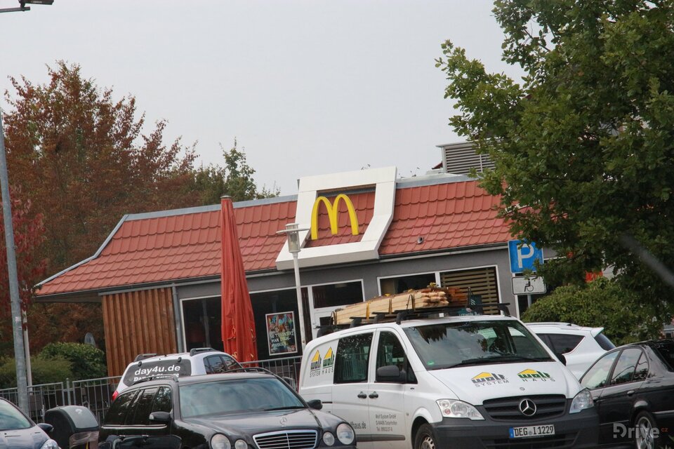 Nissan Leaf (2016) - cesta do Paříže