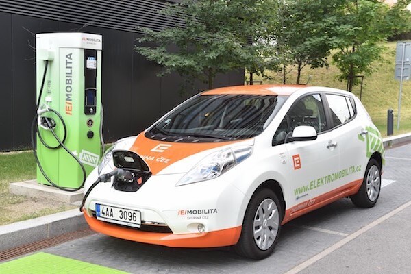 Nissan Leaf u nabíječky