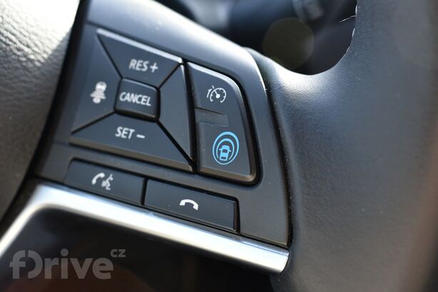 Nissan Qashqai (2017) Propilot