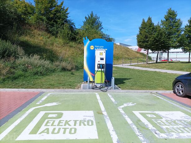 Nová podoba nabíjecí stanice Lidl