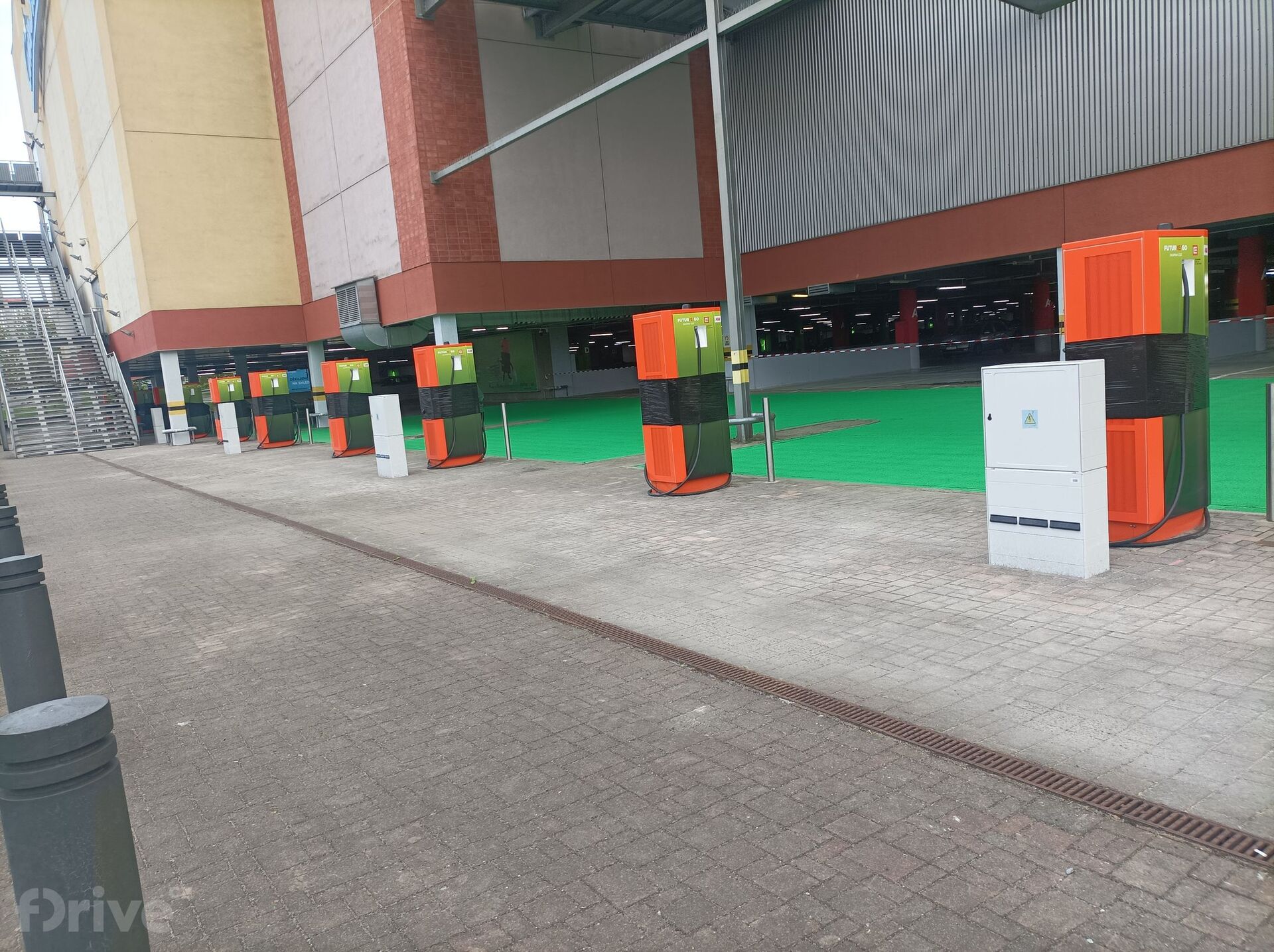 Nové nabíjecí místo u OC Olympia Plzeň