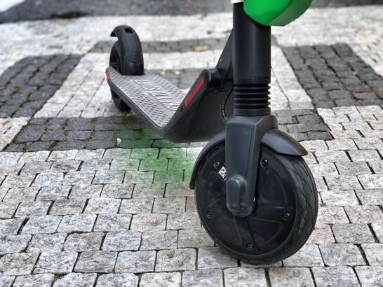 Novější typ koloběžky Lime