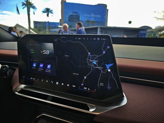 Nový asistent BMW v různých situacích