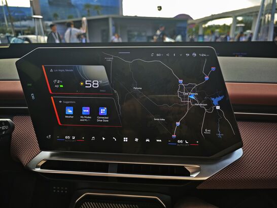 Nový asistent BMW v různých situacích