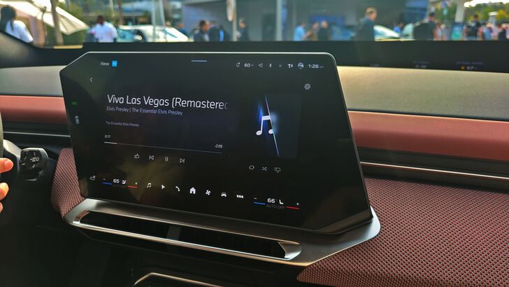 Nový asistent BMW v různých situacích