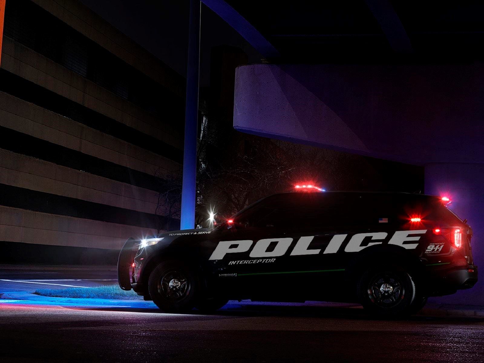 Nový policejní Ford Interceptor